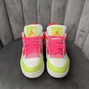 Lemon Venom Retro Jordan 4. Size 7 kids = 9 women’s